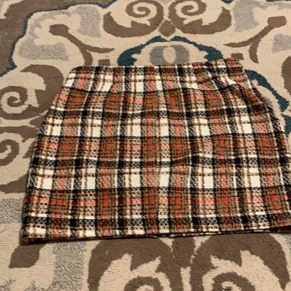 Neutral Plaid Zip-Up Miniskirt - Picture 2 of 2
